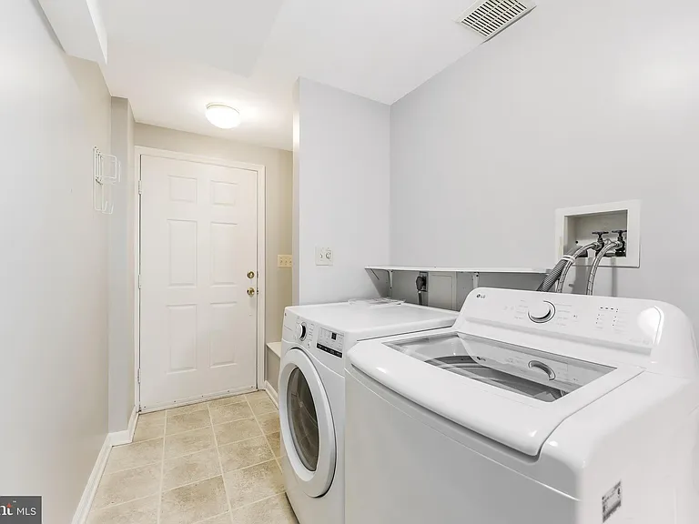 1005 N Lebanon St — Photo 16