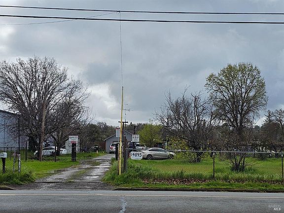 3rd image of 14895 Olympic Dr