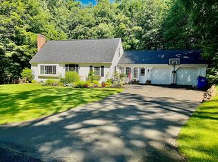 4 Laurel Dr, Simsbury, CT 06070