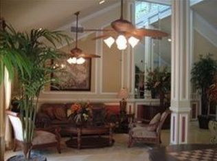 2752 Fountain View Cir APT 104, Naples, FL 34109