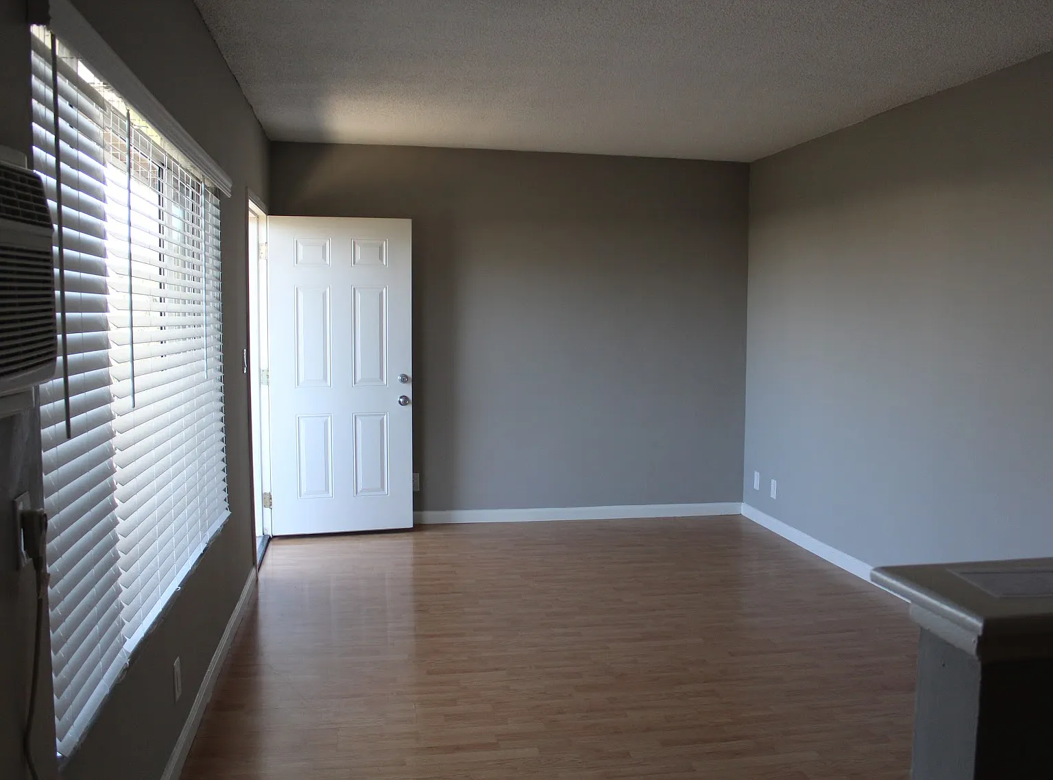 2 bed, 900 sqft, $2,350 — Photo 1
