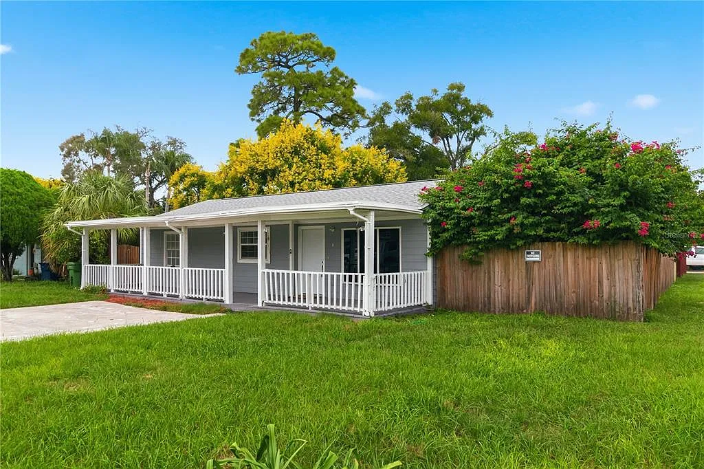 3 bed, 2.0 bath, 1378 sqft, $2,500 — Photo 3