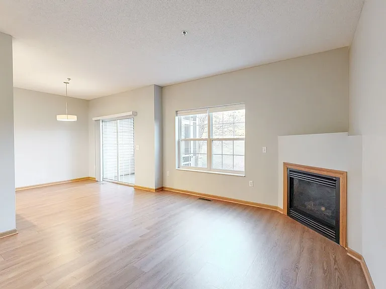 Cedar Pointe Townhomes — Photo 54