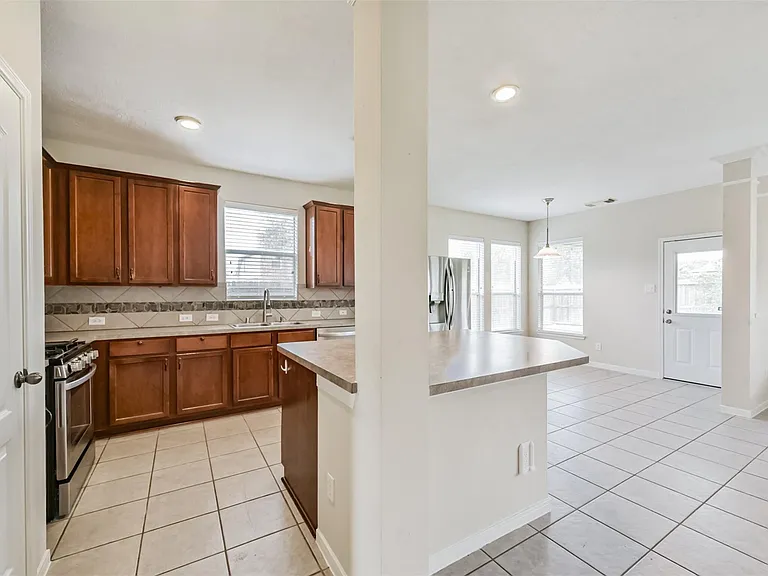 2601 Hewn Rock Way — Photo 12