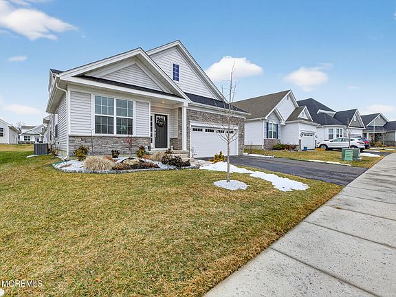 3rd image of 44 Saratoga Road