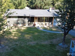 132 Coyote Ln, Castle Rock, WA 98611