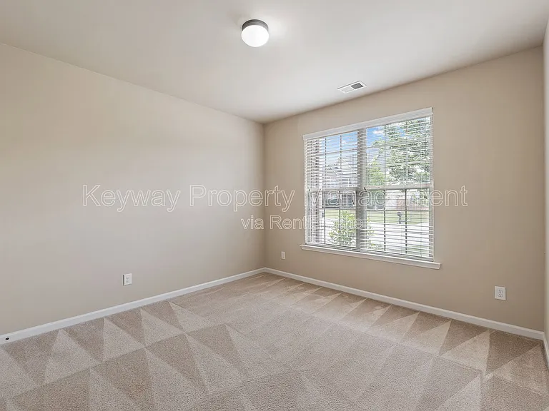 6017 Reynolds Cir — Photo 5