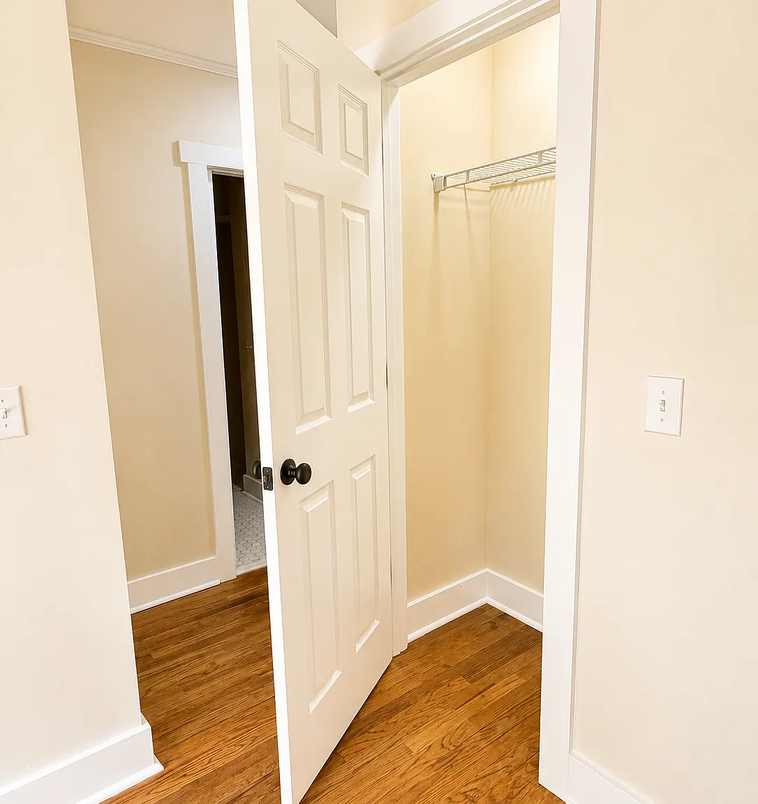 1105 Francis Marion Dr — Photo 3
