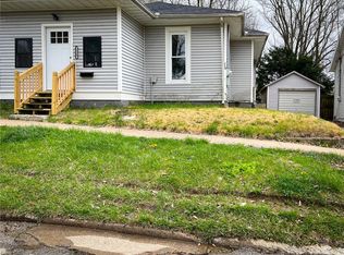 110 Jackson Ave, Charleston, IL 61920