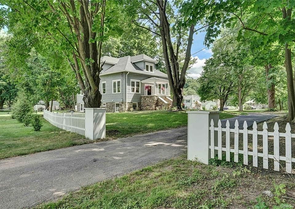1st image of 2977 Meadowcrest Ct