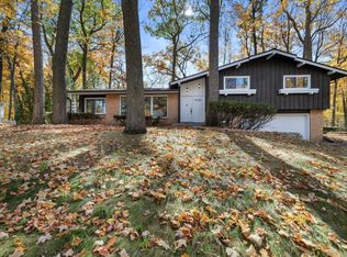 17925 Royalcrest Dr, Brookfield, WI 53045