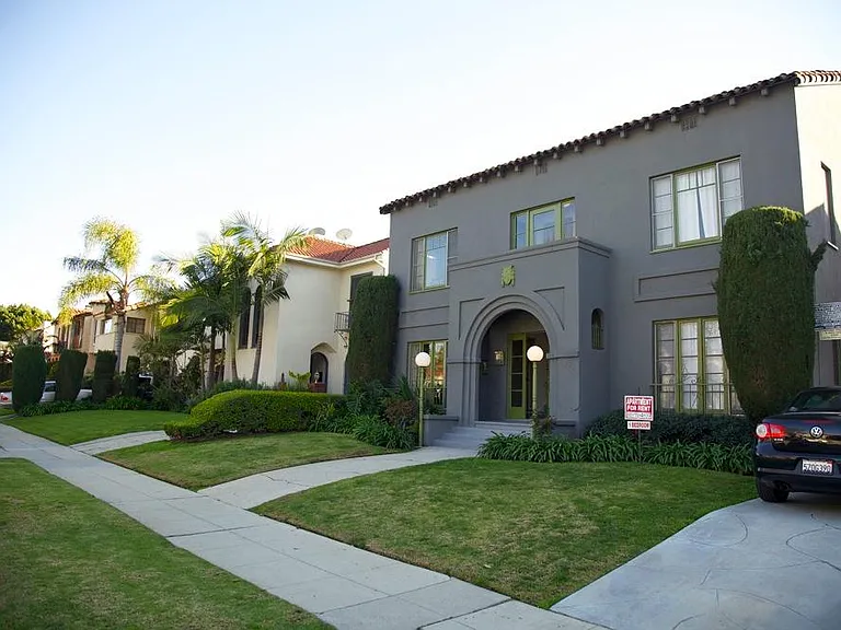 6270 Commodore Sloat Dr #204 — Photo 1