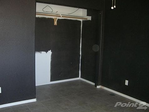 3rd image of 2281 River Valley Pl
