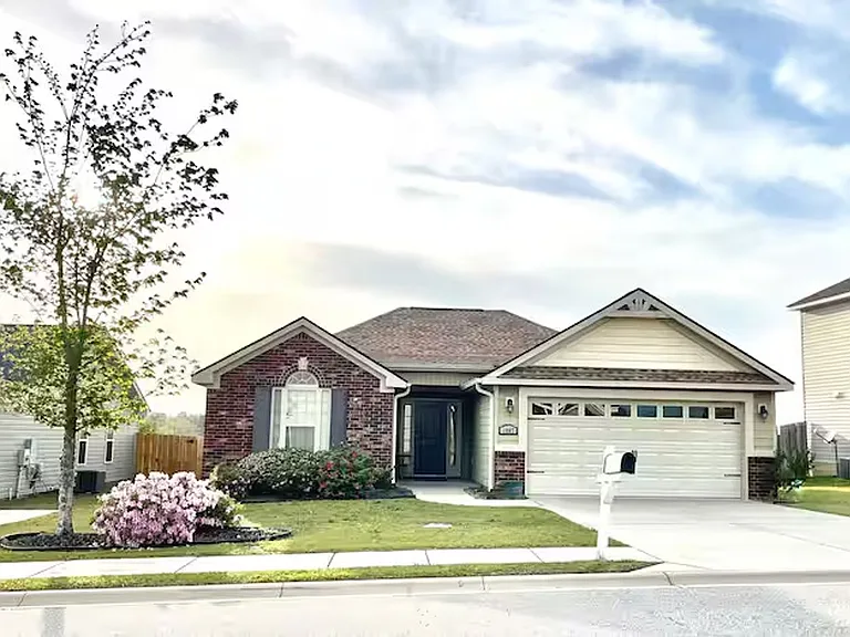 1007 Rosland Cir — Photo 1