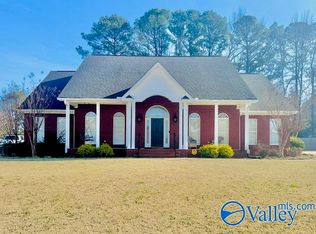 1110 Ridgecrest Ln NE, Hartselle, AL 35640