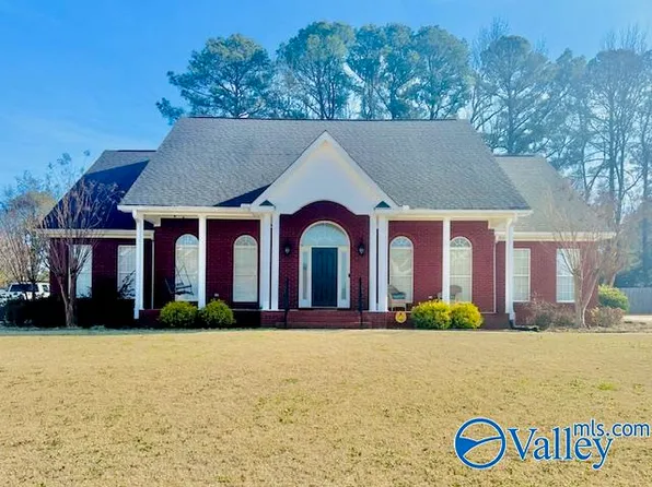1110 Ridgecrest Ln NE, Hartselle, AL 35640