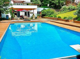 1202 Jackson Corners Rd, Red Hook, NY 12571