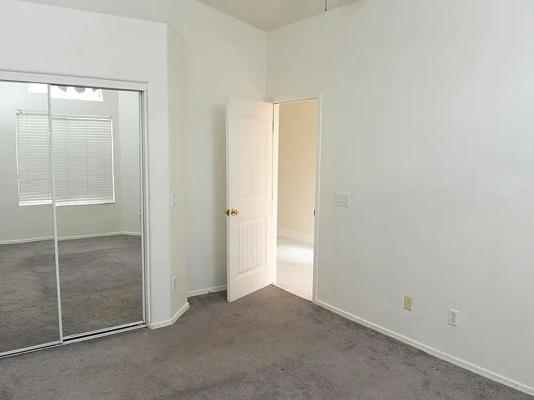 16625 S 46th Pl — Photo 11