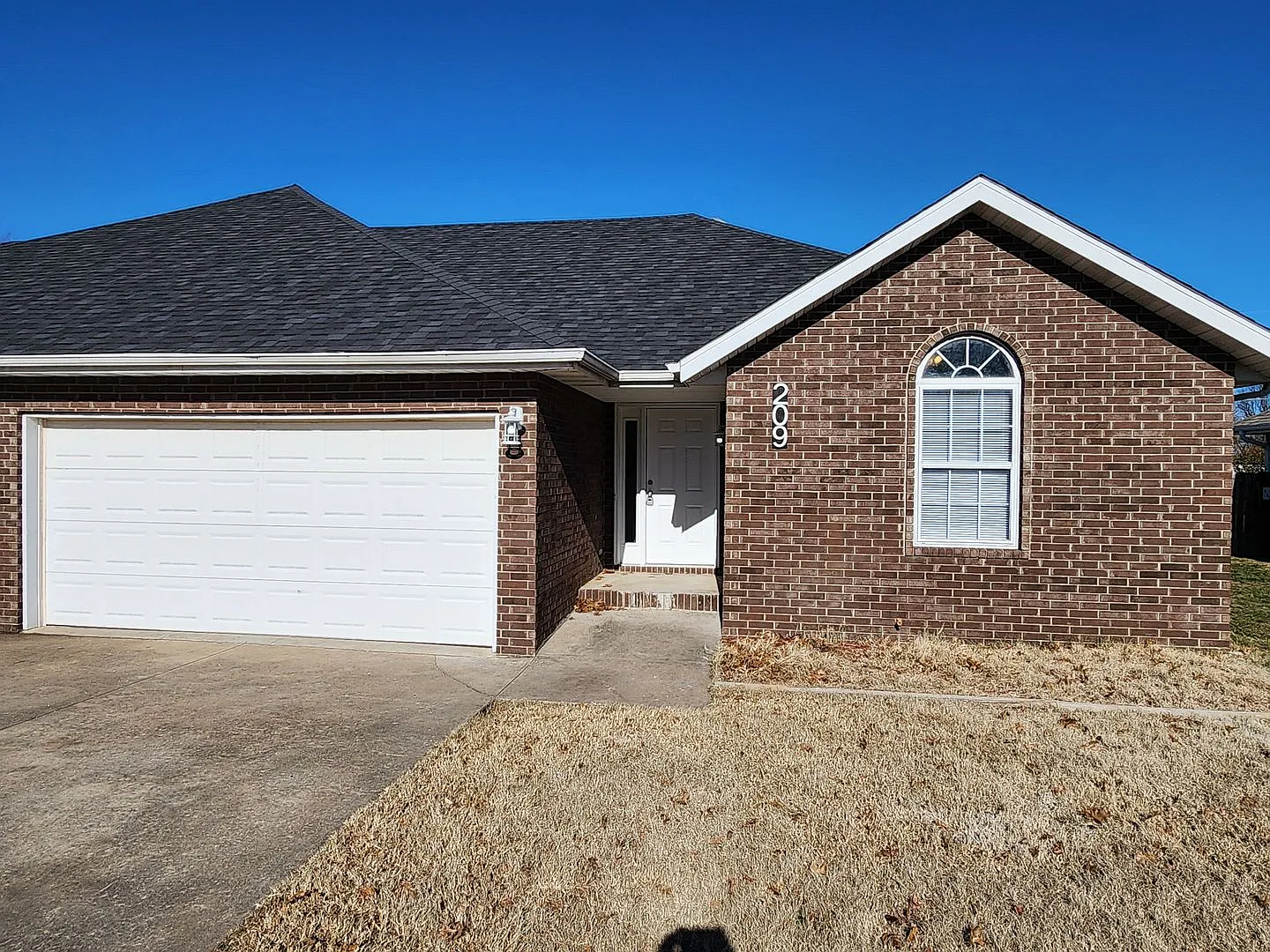 Spacious 2-Bedroom, 2-Bathroom Home Available Now!! — Photo 1