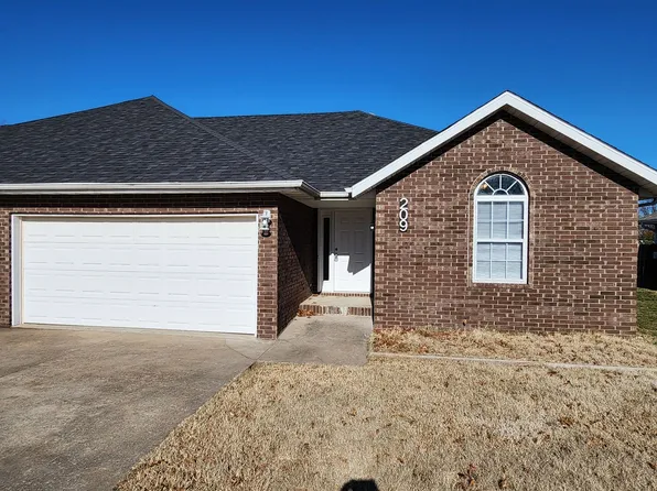 209 W Wade St, Republic, MO 65738