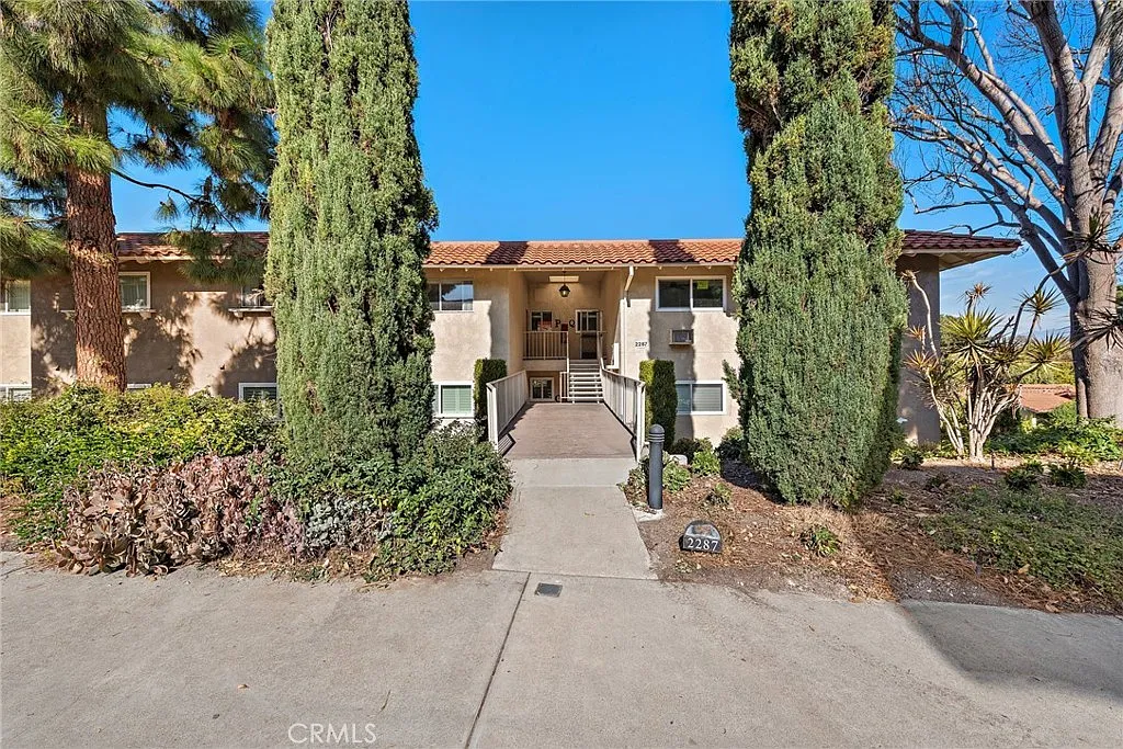 2 bed, 1100 sqft, $2,950 — Photo 1