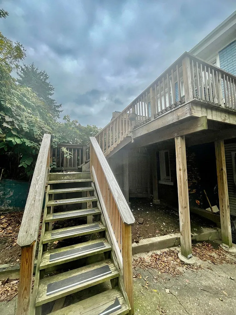76 Holt Street — Photo 3