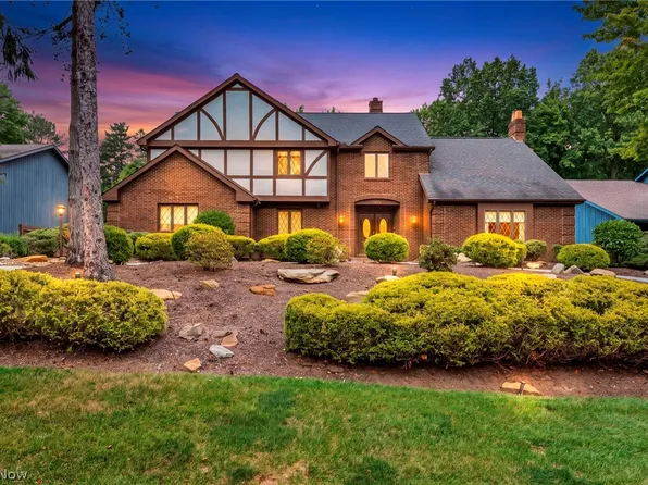 7411 Old Quarry Ln, Brecksville, OH 44141