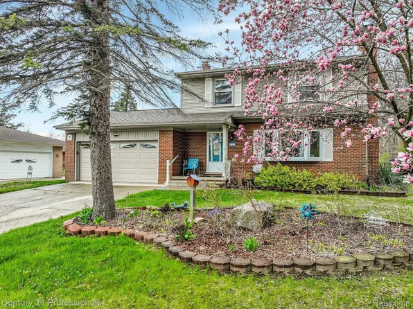 826 Hendricks Dr, Monroe, MI 48162