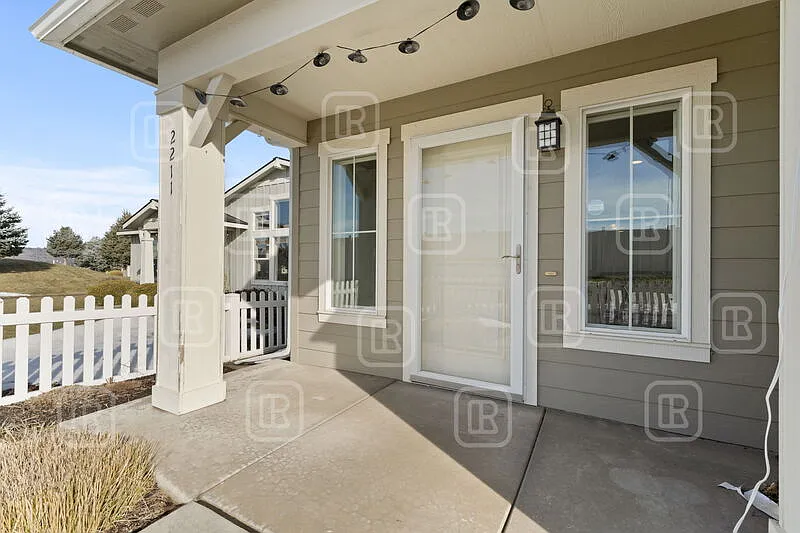 3 bed, 2.0 bath, 1628 sqft, $2,495 — Photo 4