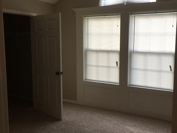 5th image of 205 NW Jackie Ave