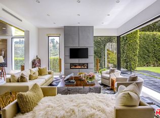 9852 San Cir, Beverly Hills, CA 90210