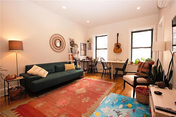 Rented by R New York | media 39