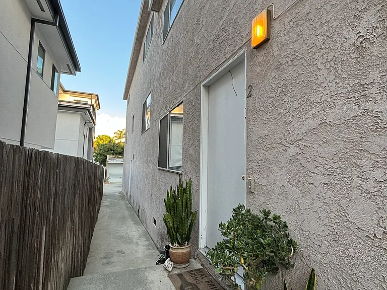 114 S Irena Ave #2 — Photo 6