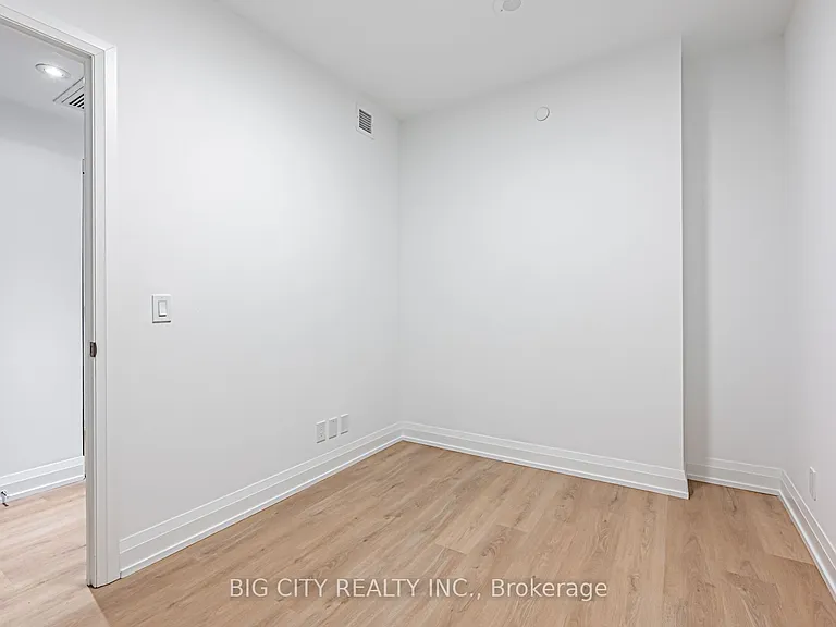 36 Brentcliffe Rd #1310 — Photo 23
