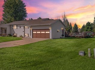 W8326 Prairie Pine Ln, Onalaska, WI 54650