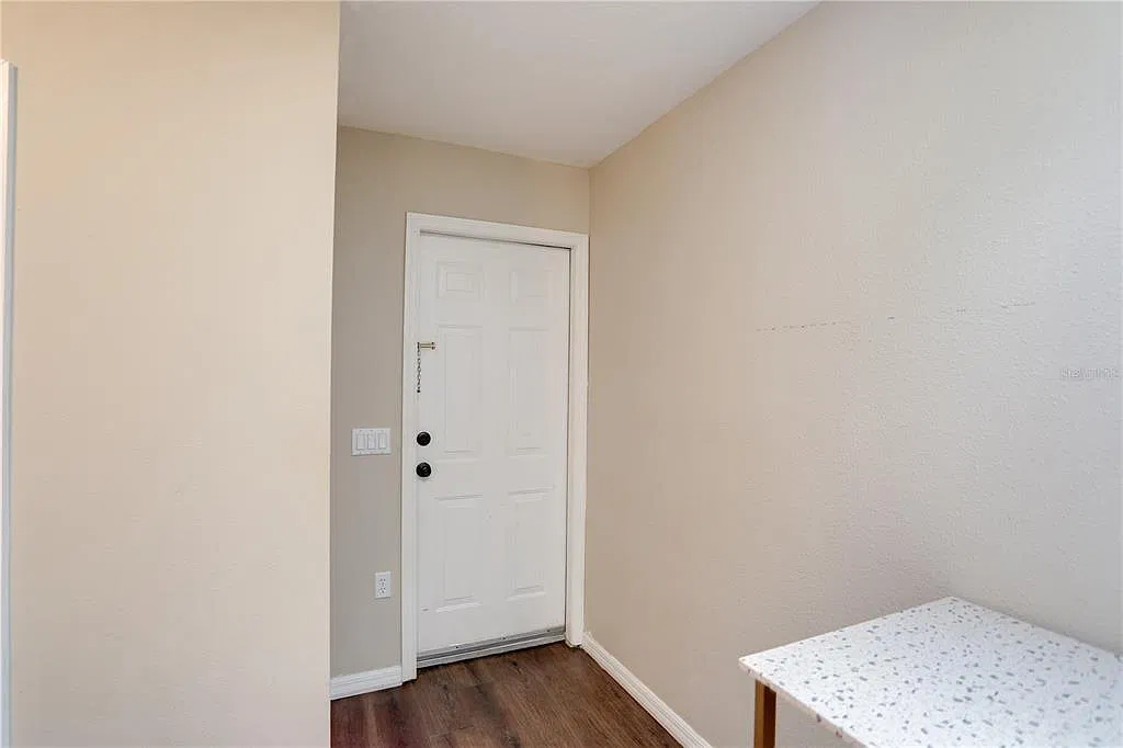1 bed, 1.0 bath, 450 sqft, $1,350 — Photo 3