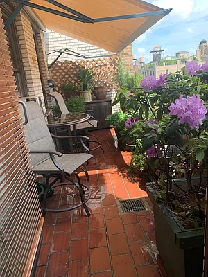 Sold by Compass | media 28