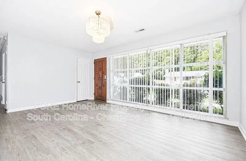 3 bed, 2.0 bath, 1600 sqft, $2,800 — Photo 4