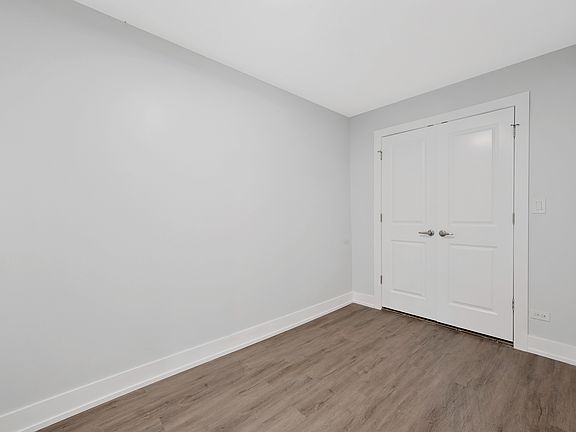 5th image of 2901 N Sacramento Ave Unit 1