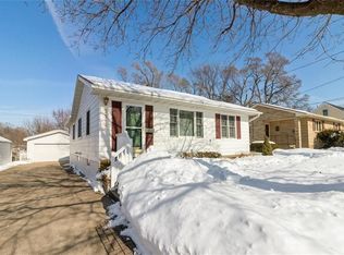 5817 Clark St, Des Moines, IA 50311