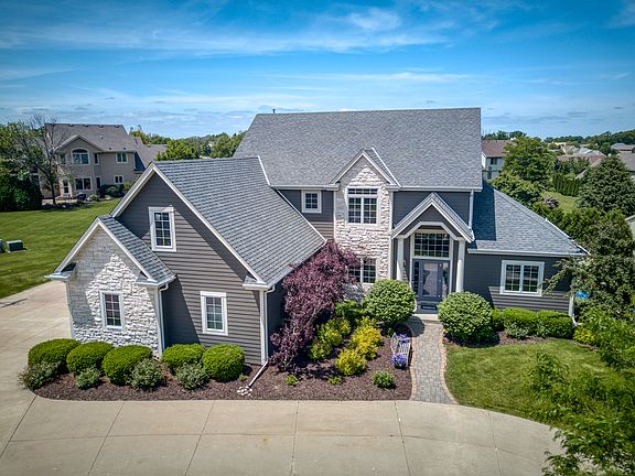2nd image of W130N6461 Crestwood Dr