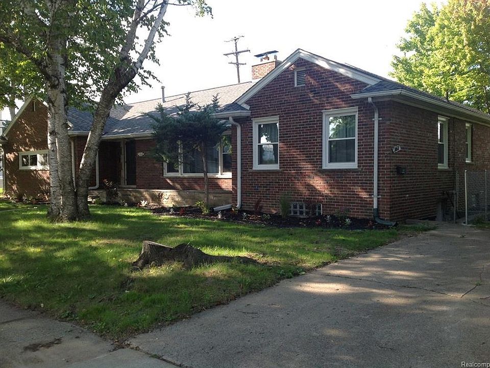 1st image of 160 Jefferson Ave