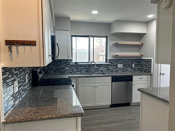 4th image of 6810 Renfro Dr