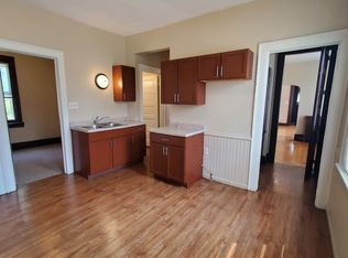 825 S 11th St, Milwaukee, WI 53204