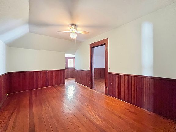 3rd image of 1010 Willow St #B