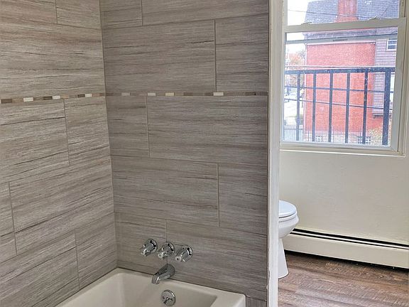 5th image of 521 N Negley Ave APT 4