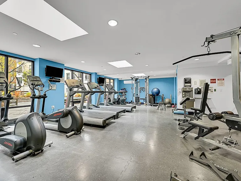 149 Essex St #4D — Photo 9