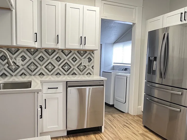 810 W Arapahoe Ave — Photo 8