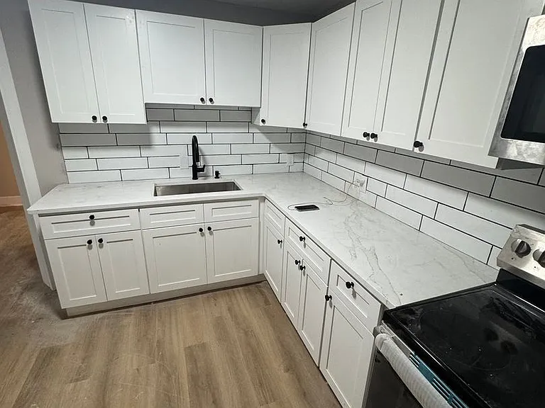 1019 Green Ln — Photo 5