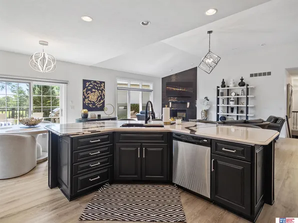 9360 Whispering Wind Rd, Lincoln, NE 68512
